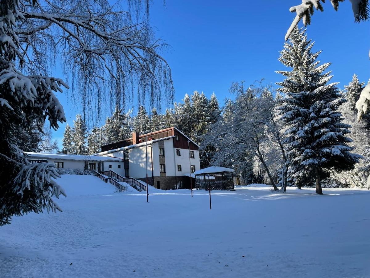 Hotel A Penzion Pegas Vlachovice Bagian luar foto
