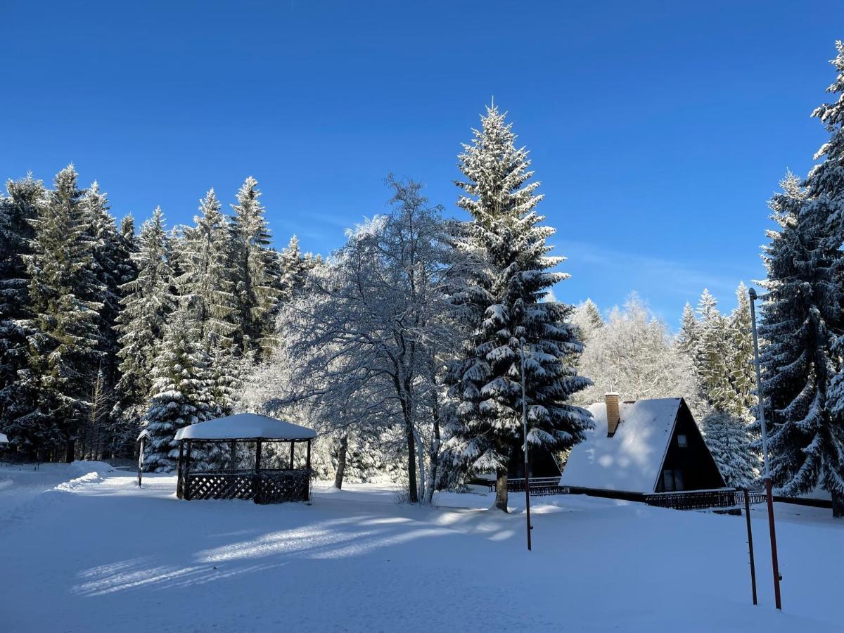 Hotel A Penzion Pegas Vlachovice Bagian luar foto