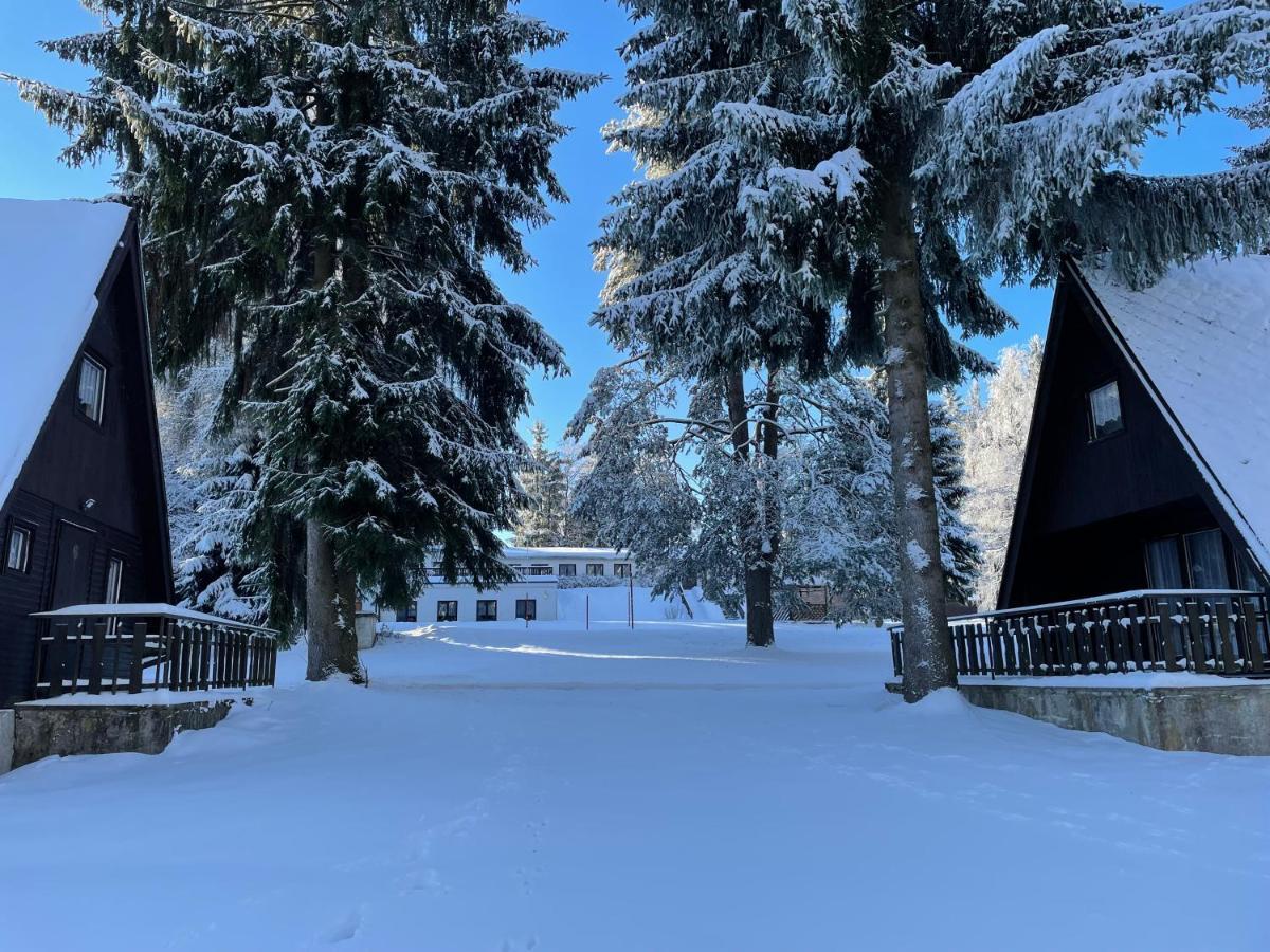 Hotel A Penzion Pegas Vlachovice Bagian luar foto