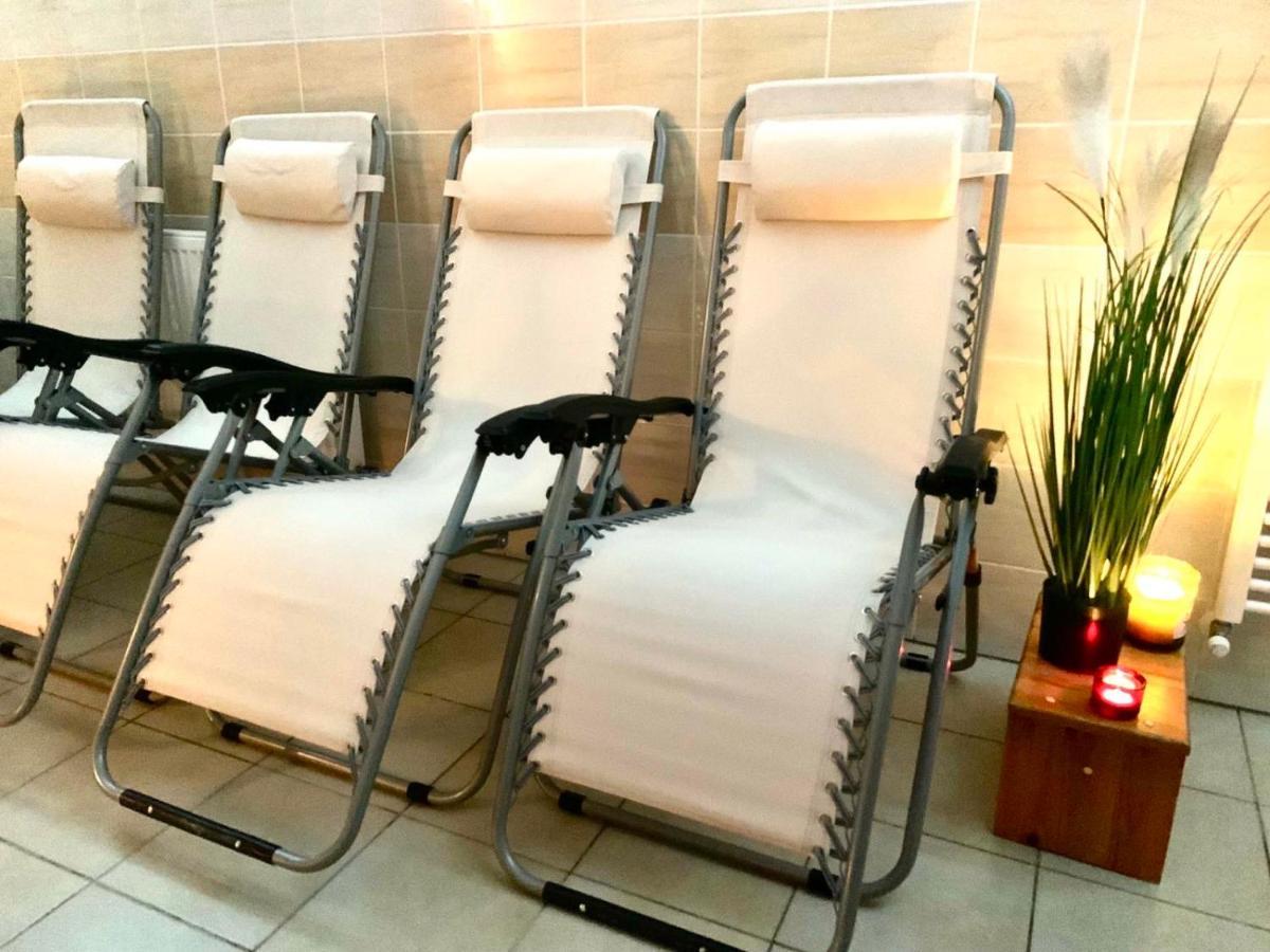 Hotel A Penzion Pegas Vlachovice Bagian luar foto