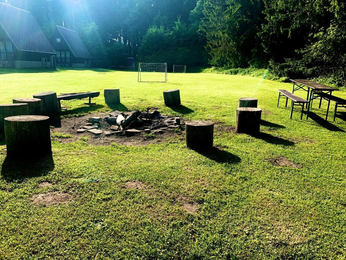 Hotel A Penzion Pegas Vlachovice Bagian luar foto