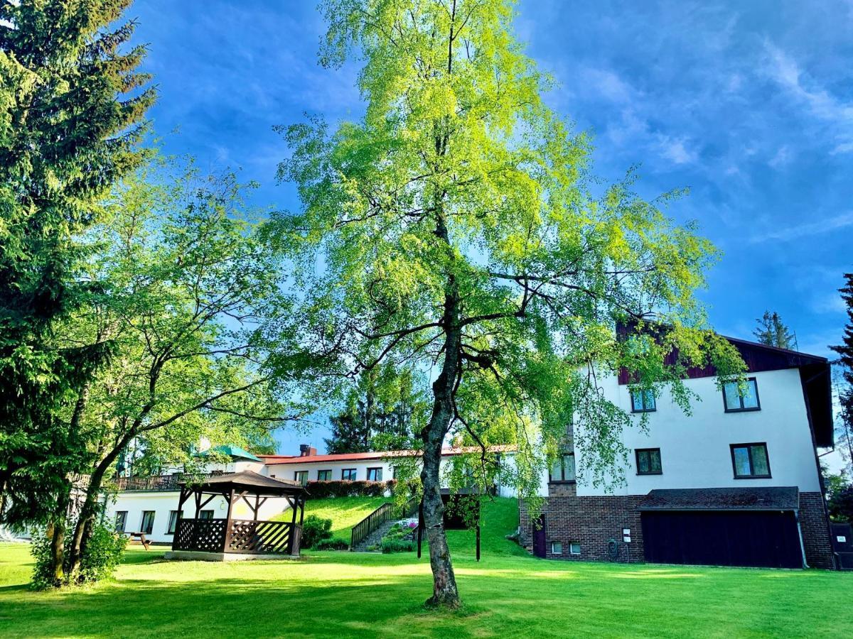 Hotel A Penzion Pegas Vlachovice Bagian luar foto
