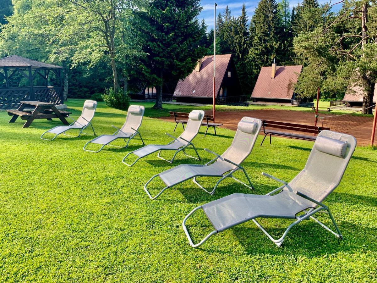 Hotel A Penzion Pegas Vlachovice Bagian luar foto