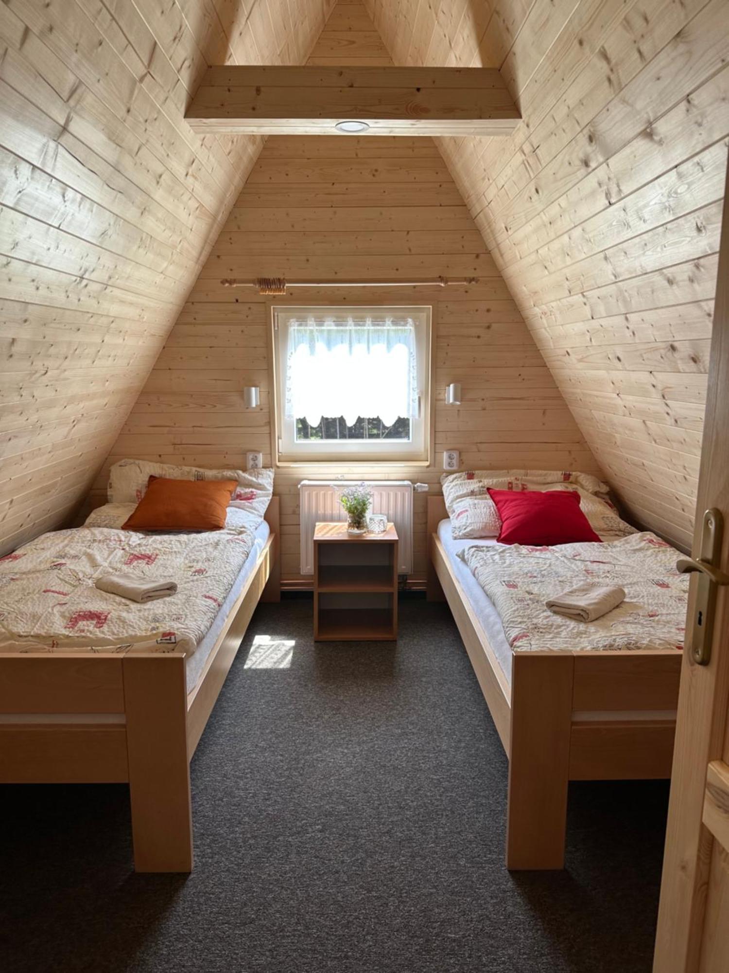 Hotel A Penzion Pegas Vlachovice Bagian luar foto